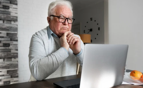 Tworzenie stron internetowych przyjaznych dla osób z niepełnosprawnościami wzrokowymi lub innymi ograniczeniami